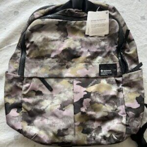 Lululemon Everyday Backpack 2.0 – Camo – NWT 🎒 Brand New with Tags 🎒